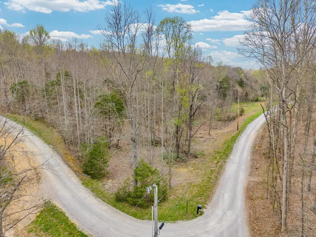 6.12 Cave Valley Road Byrdstown TN 38549