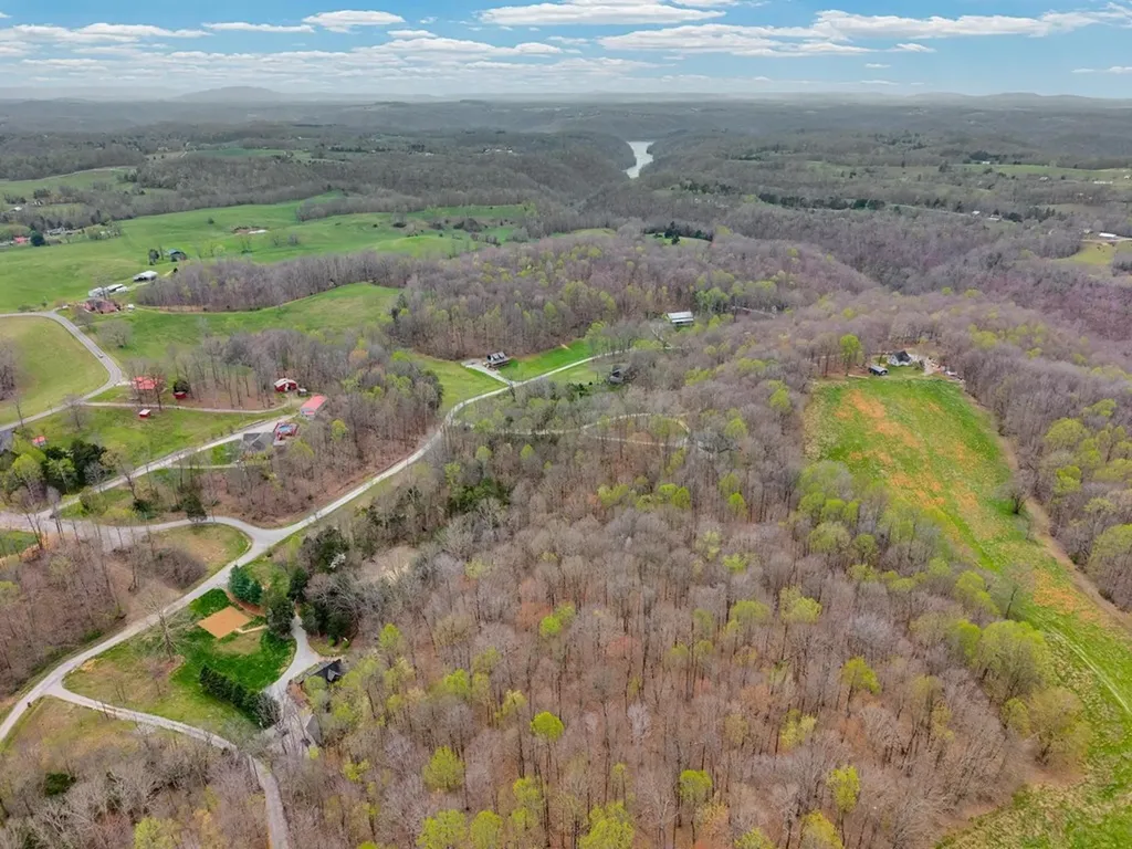 6.12 Cave Valley Road Byrdstown TN 38549