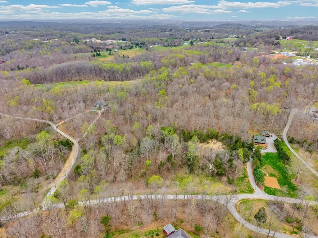 6.12 Cave Valley Road Byrdstown TN 38549
