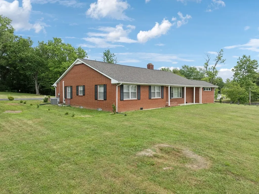 114 Calhoun Street Smithville TN 37166
