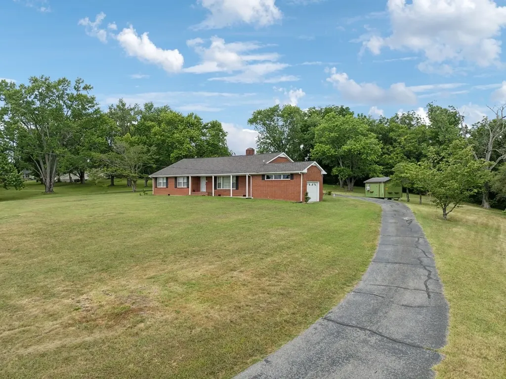 114 Calhoun Street Smithville TN 37166