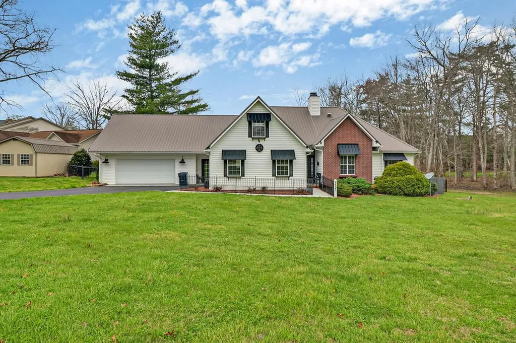 9521 Cherokee Trail Crossville TN 38572