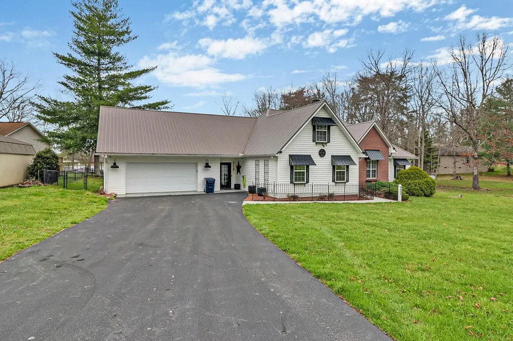9521 Cherokee Trail Crossville TN 38572
