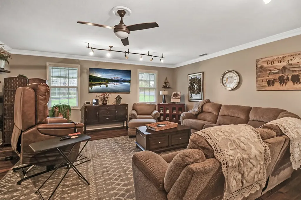 9521 Cherokee Trail Crossville TN 38572