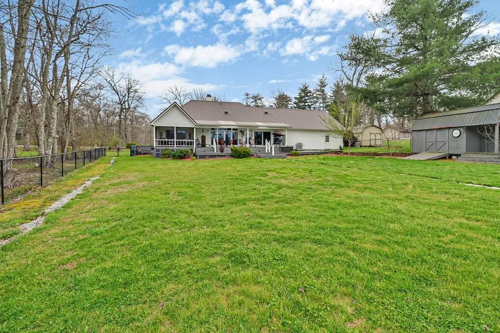 9521 Cherokee Trail Crossville TN 38572