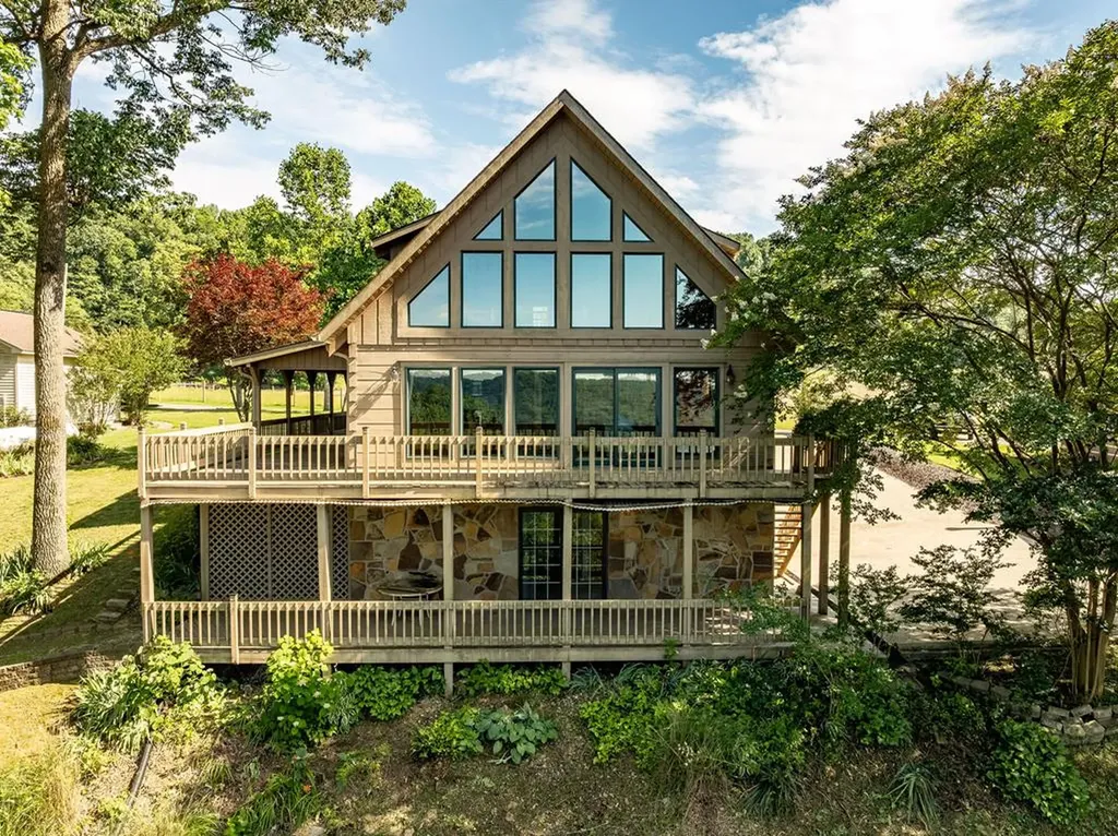 132 Miller's Mill Est Road Byrdstown TN 38549