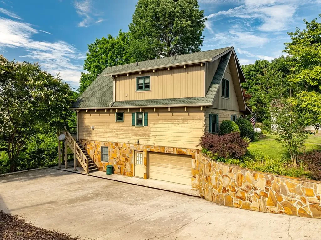 132 Miller's Mill Est Road Byrdstown TN 38549
