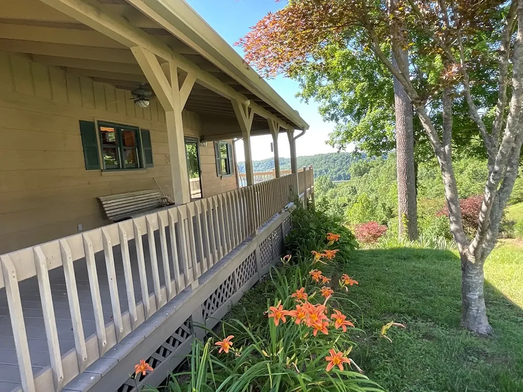 132 Miller's Mill Est Road Byrdstown TN 38549