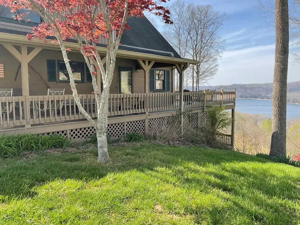 132 Miller's Mill Est Road Byrdstown TN 38549