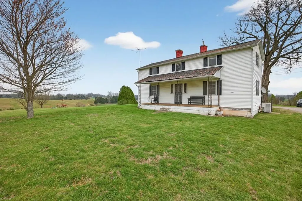 1298 S Bunker Hill Road Sparta TN 38583