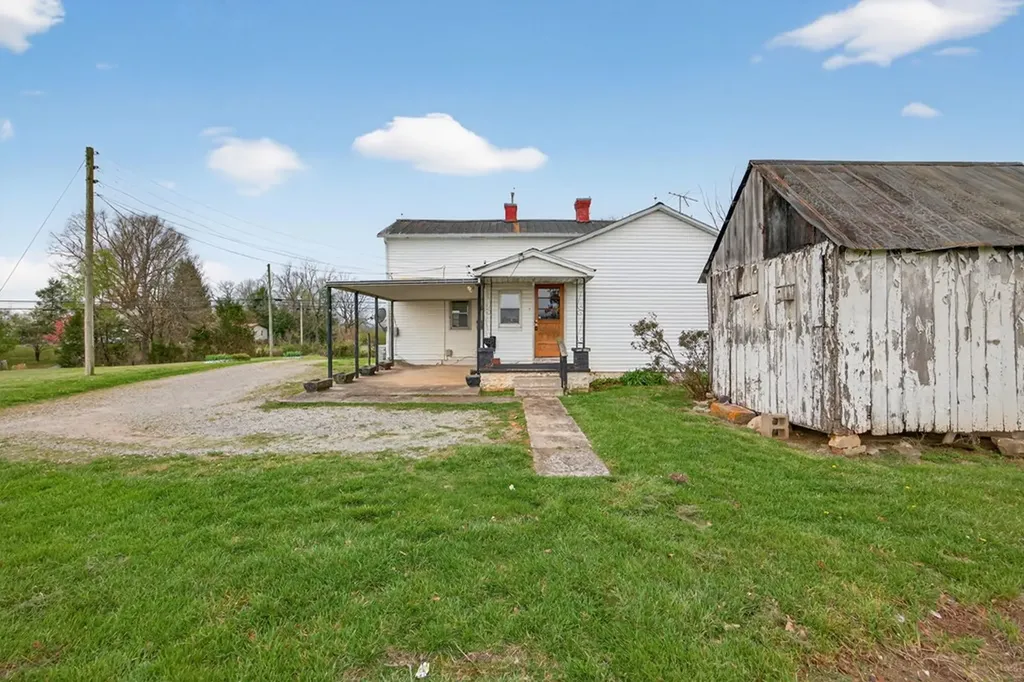 1298 S Bunker Hill Road Sparta TN 38583