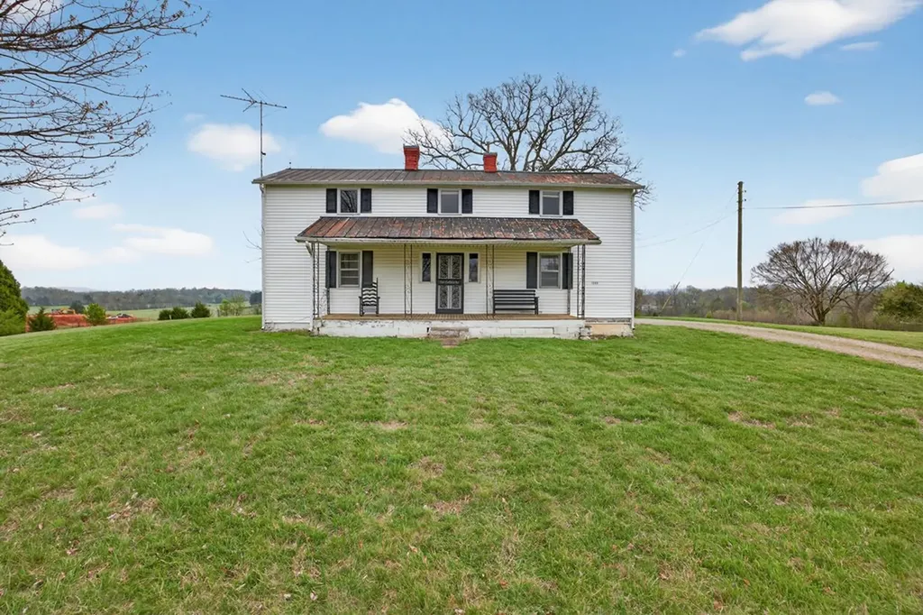 1298 S Bunker Hill Road Sparta TN 38583