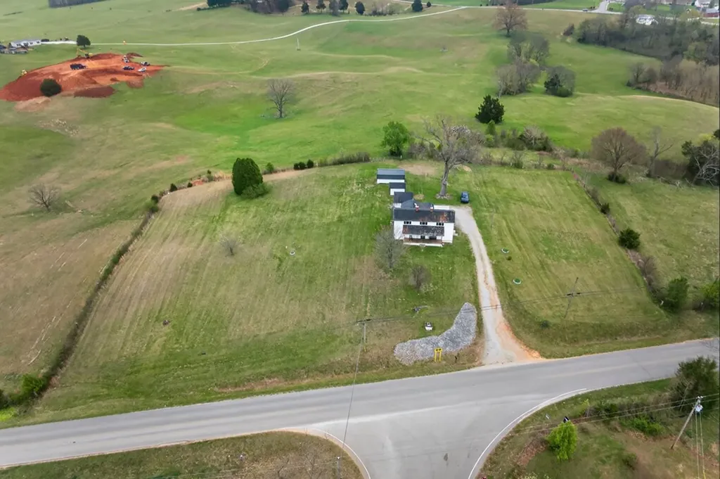1298 S Bunker Hill Road Sparta TN 38583