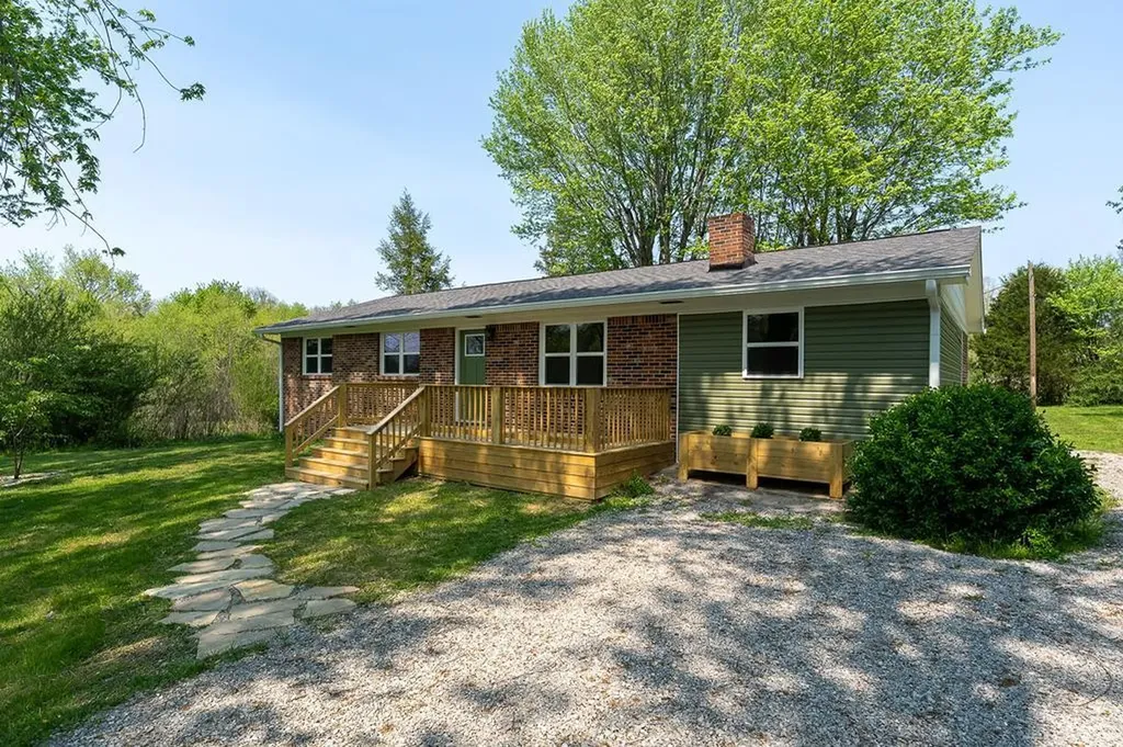 224 Lake Street Livingston TN 38570