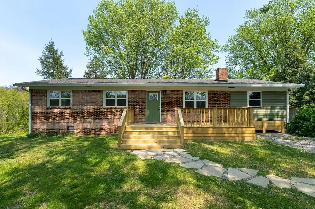 224 Lake Street Livingston TN 38570