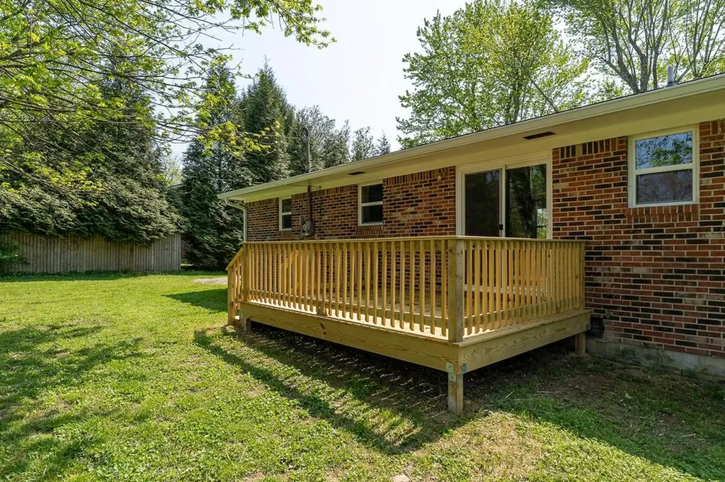 224 Lake Street Livingston TN 38570