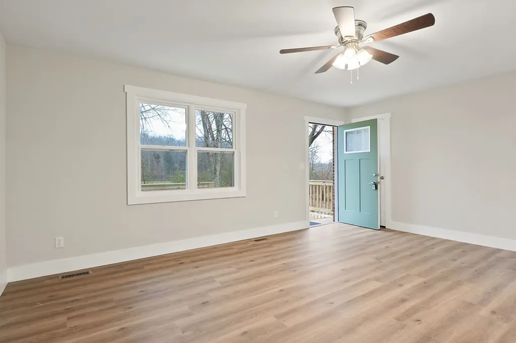 224 Lake Street Livingston TN 38570