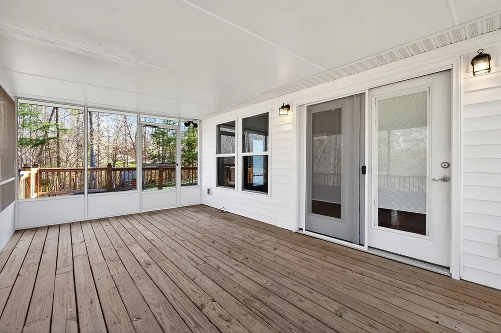 120 Red Bud Lane Hilham TN 38568
