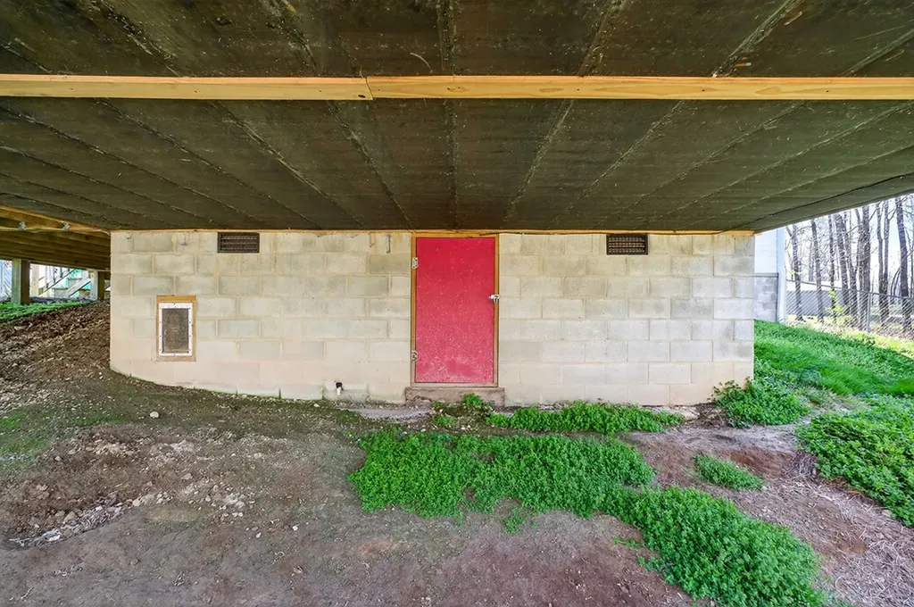 120 Red Bud Lane Hilham TN 38568