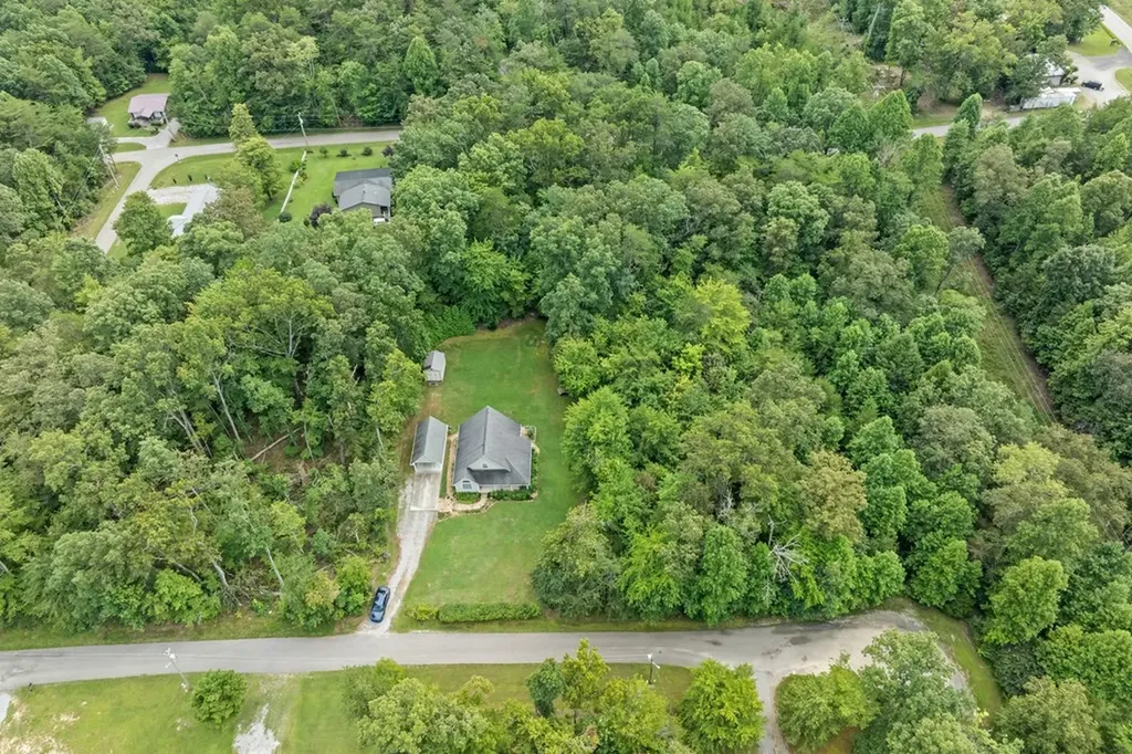 159 Honeysuckle Road Pikeville TN 37367