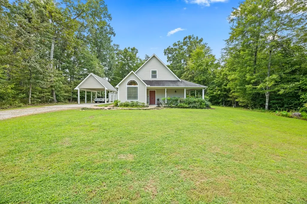 159 Honeysuckle Road Pikeville TN 37367
