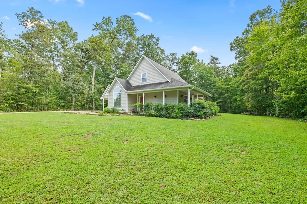 159 Honeysuckle Road Pikeville TN 37367