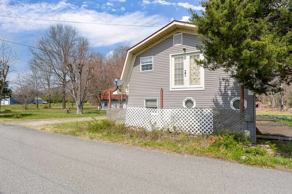 10185 Scott Lee Road Silver Point TN 38582
