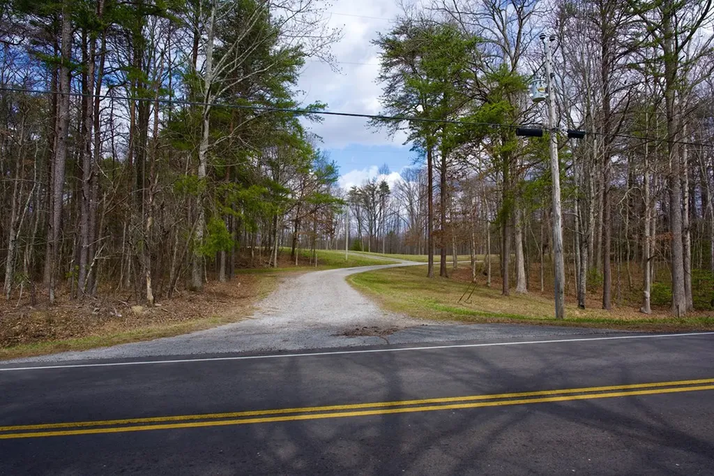4.71AC Daus Mountain Road Palmer TN 37365