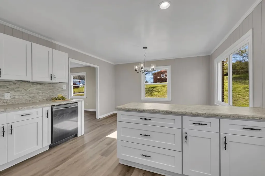 26 E Main Street Gordonsville TN 38563