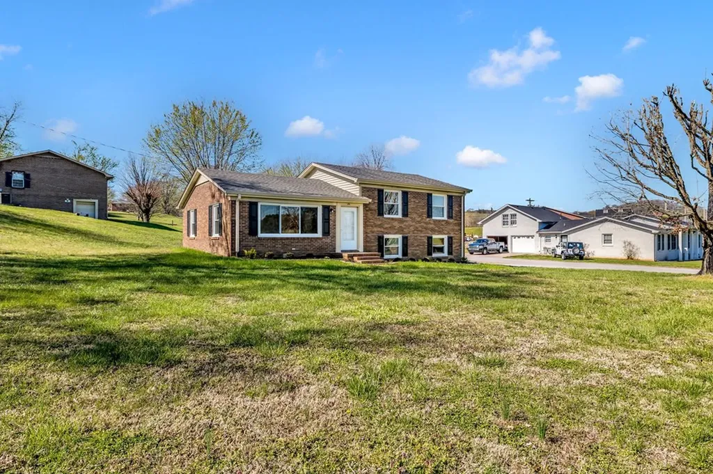 26 E Main Street Gordonsville TN 38563