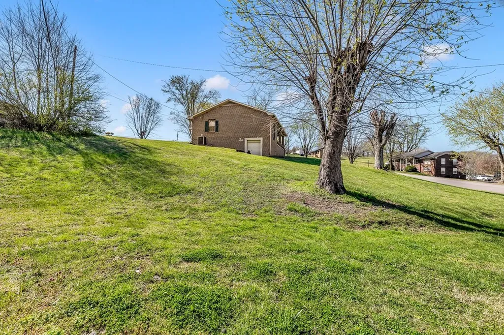 26 E Main Street Gordonsville TN 38563