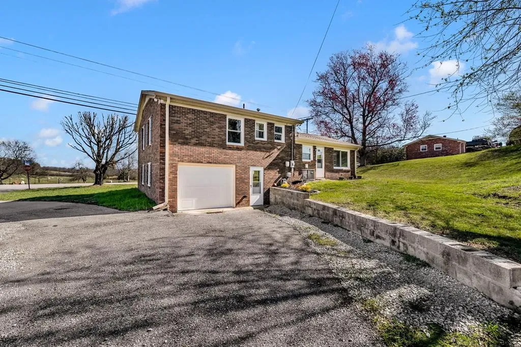 26 E Main Street Gordonsville TN 38563