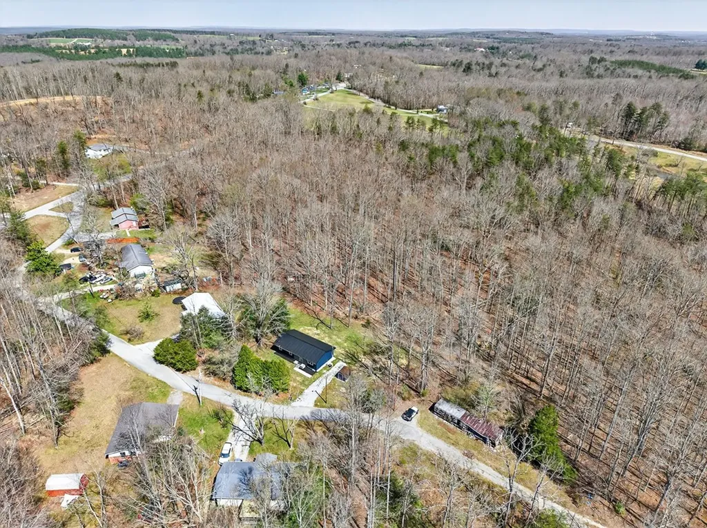 121 Twin Oaks Road Pikeville TN 37367