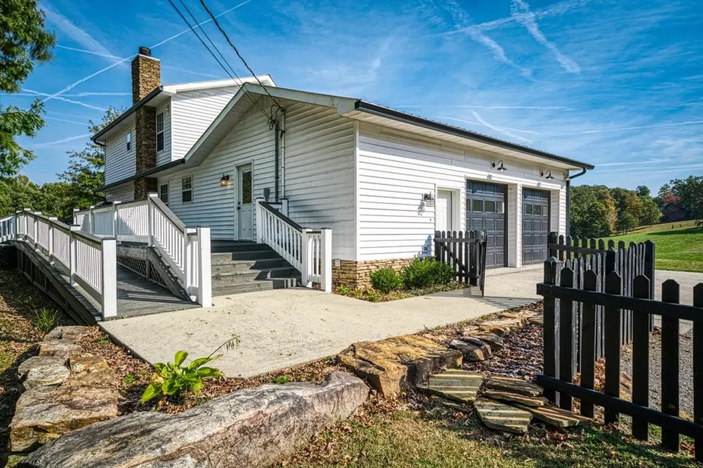 1249 Gulf Road Spencer TN 38585
