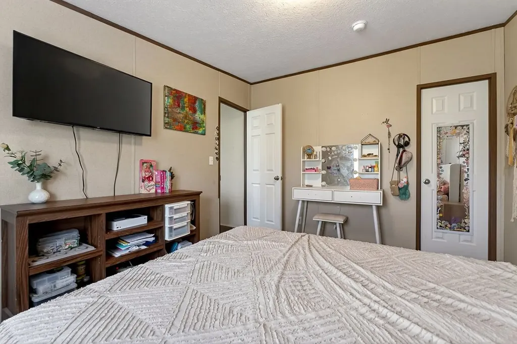 550 N Center Point Acres Walling TN 38587