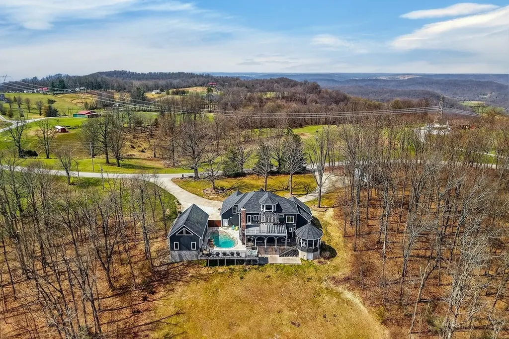 5715 Pleasant Ridge Road Sparta TN 38583