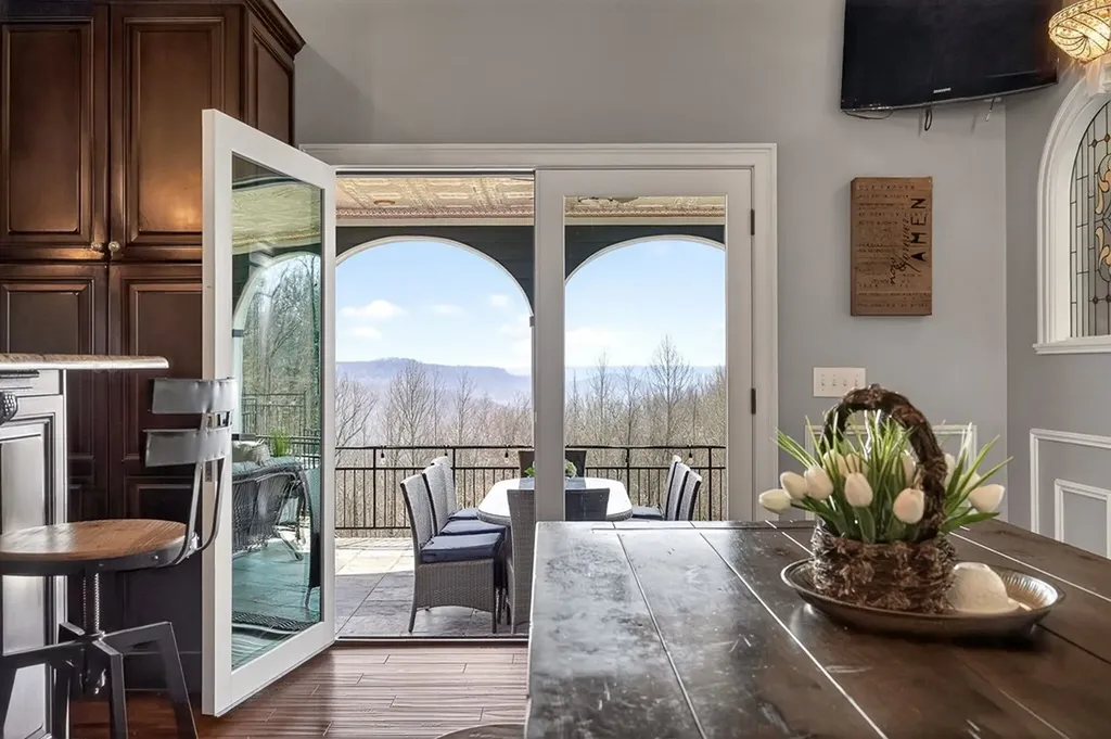 5715 Pleasant Ridge Road Sparta TN 38583