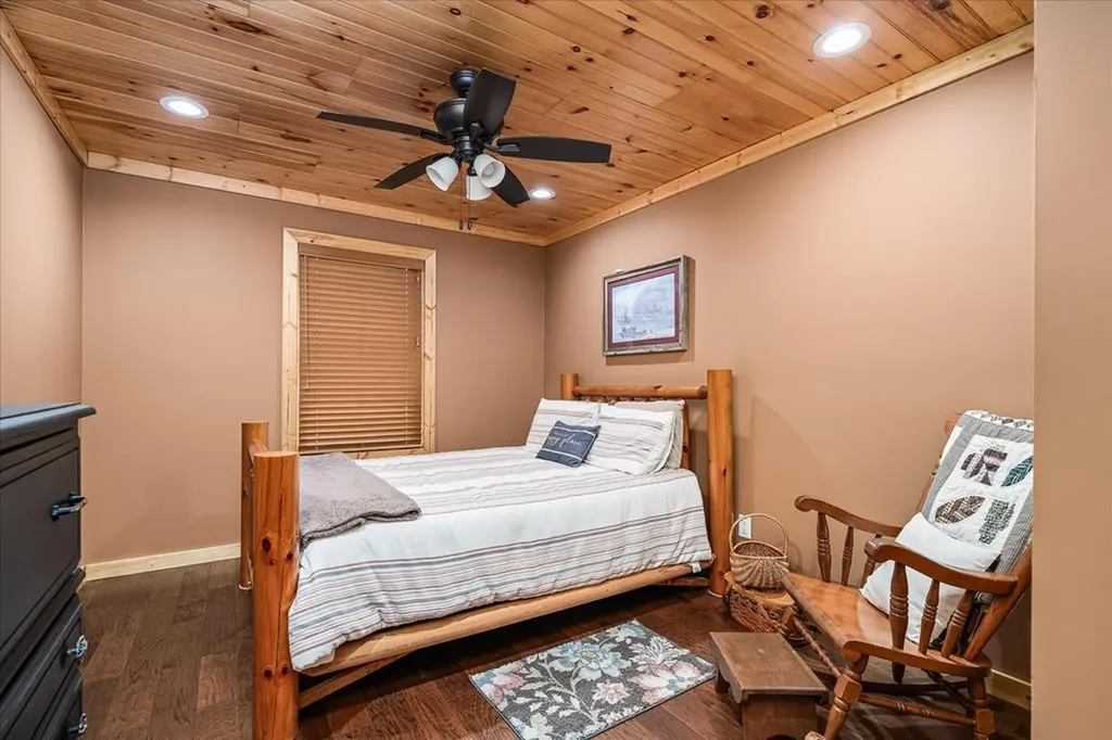 253 Hiawassee Lane Celina TN 38551