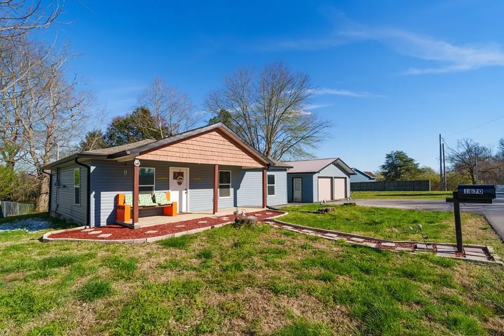 1670 White Road Cookeville TN 38506