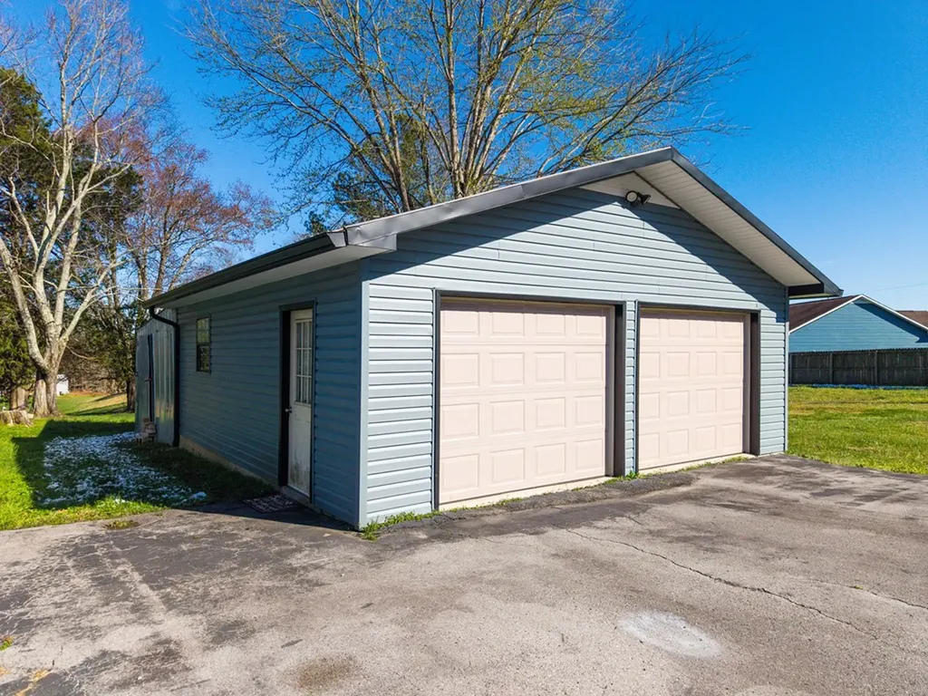 1670 White Road Cookeville TN 38506