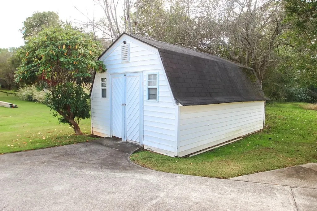 319 Mount View Sparta TN 38583