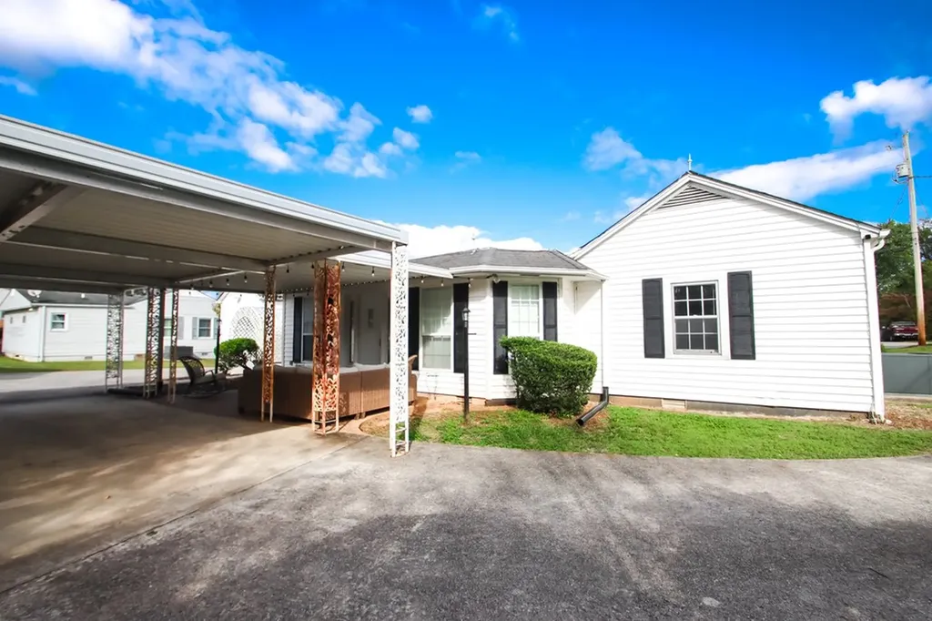 319 Mount View Sparta TN 38583