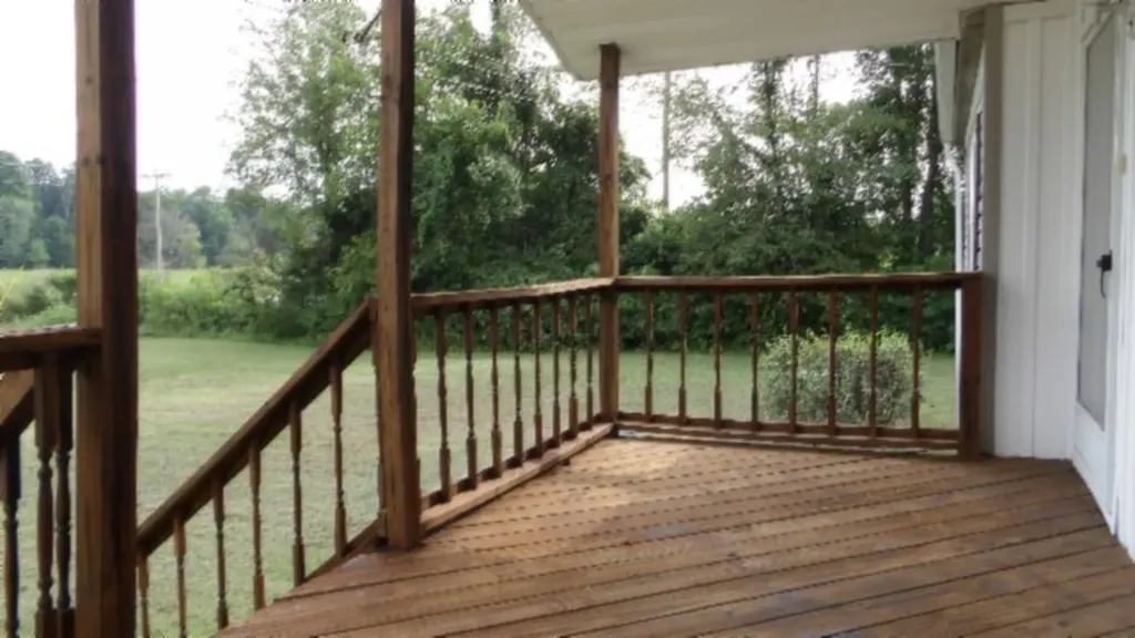11500 Clay County Highway Moss TN 38568