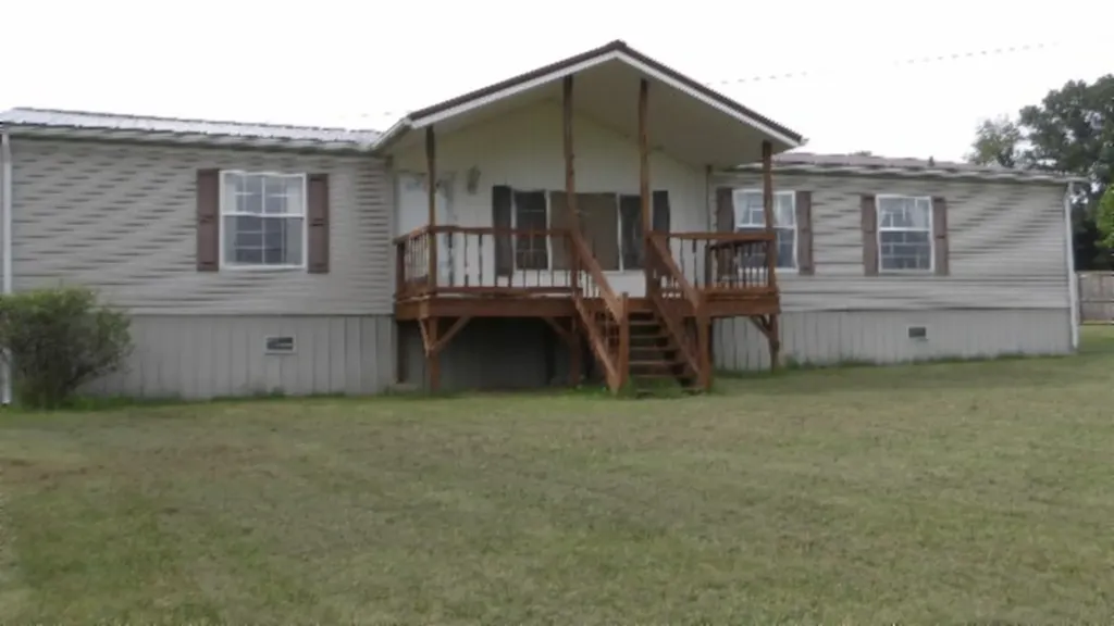11500 Clay County Highway Moss TN 38568