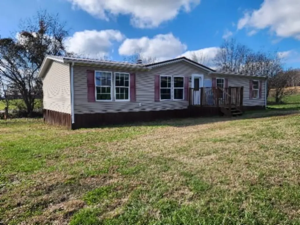 11500 Clay County Highway Moss TN 38568