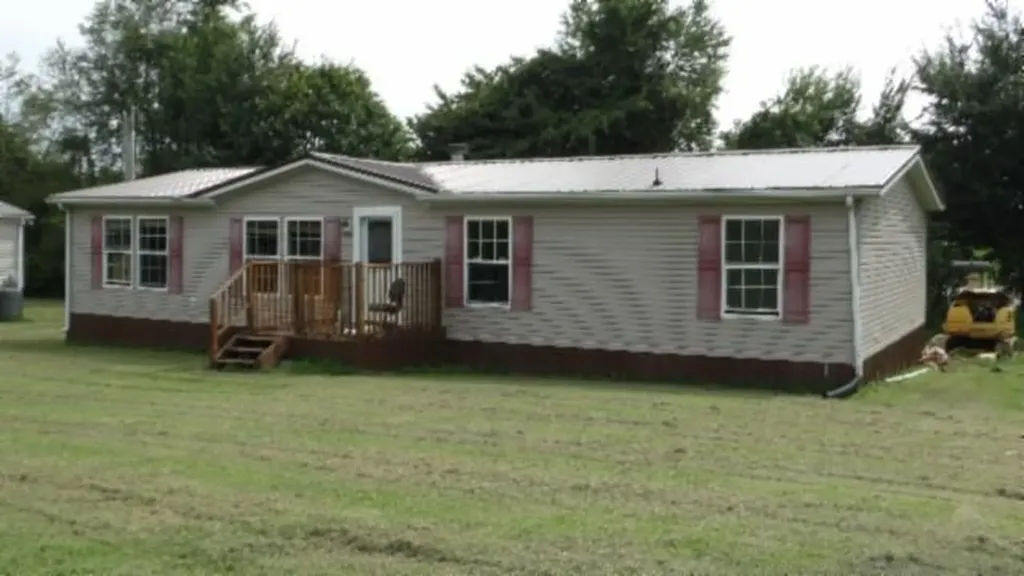 11500 Clay County Highway Moss TN 38568