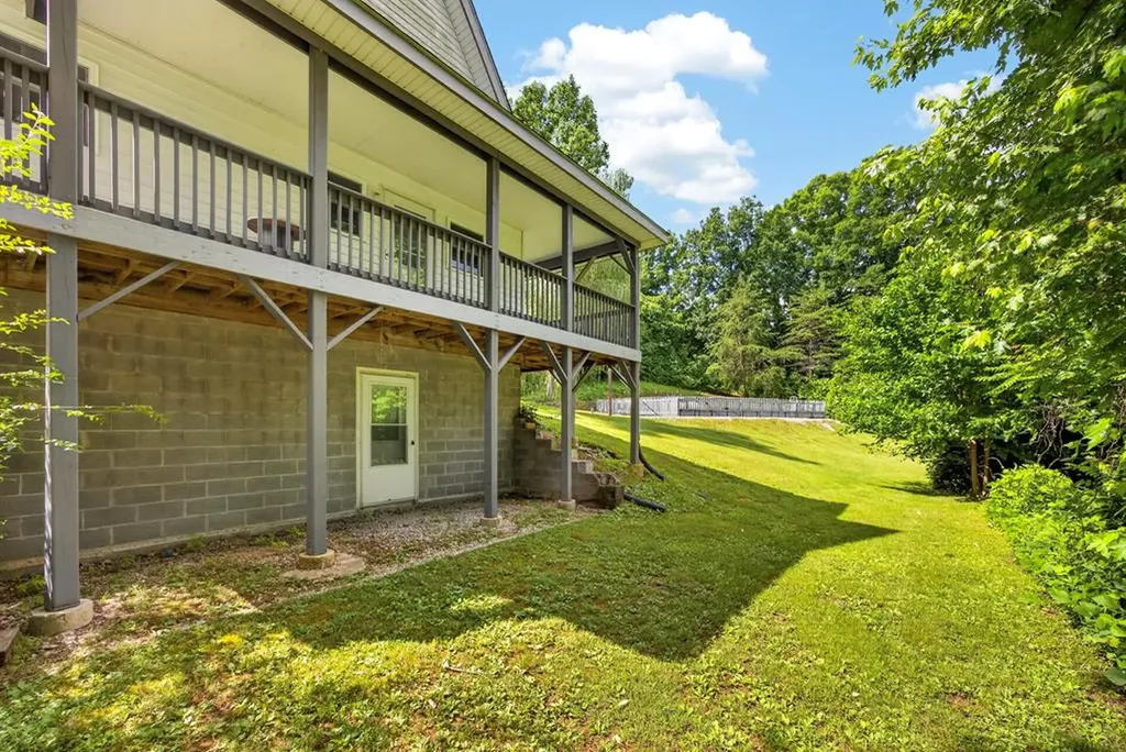 314 Smyrna Road Byrdstown TN 38549