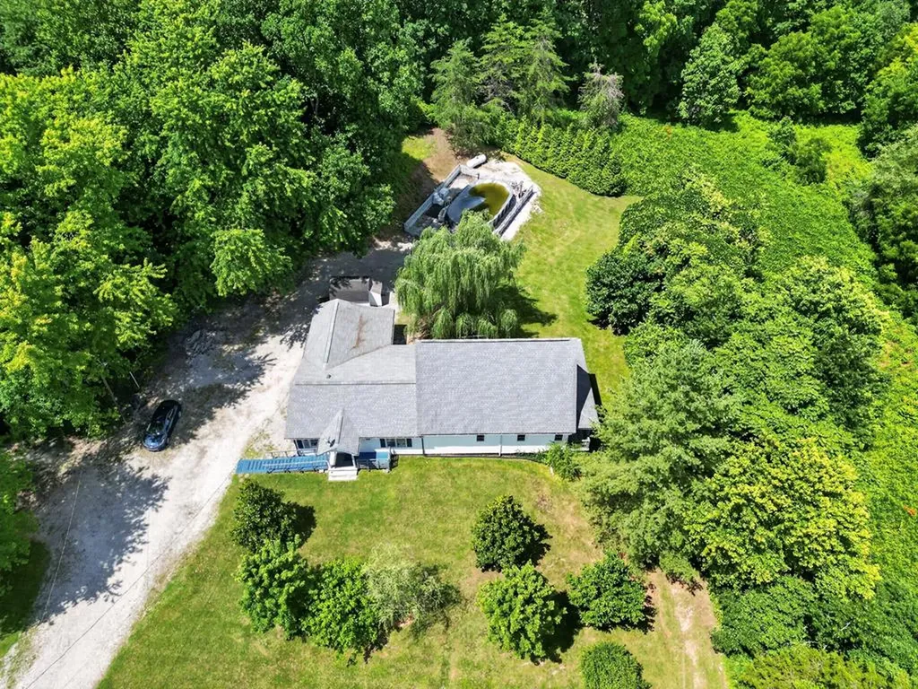 314 Smyrna Road Byrdstown TN 38549