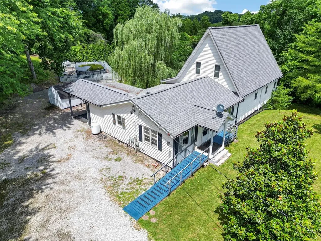 314 Smyrna Road Byrdstown TN 38549