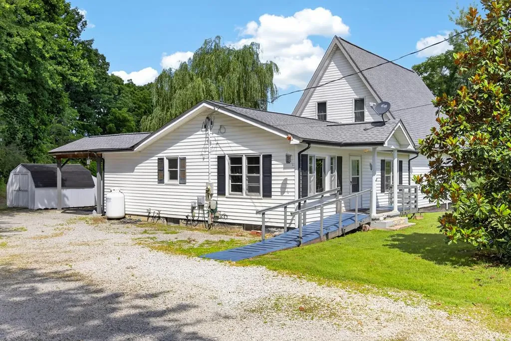 314 Smyrna Road Byrdstown TN 38549